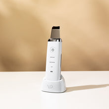 Load image into Gallery viewer, Essia | Ultrasonic Lifting &amp; Exfoliating Wand.
